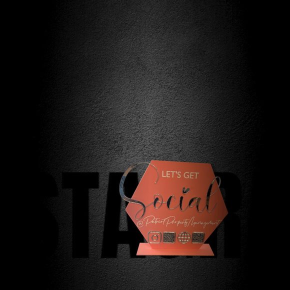 Social Media / Signs - Picture 3 of 5